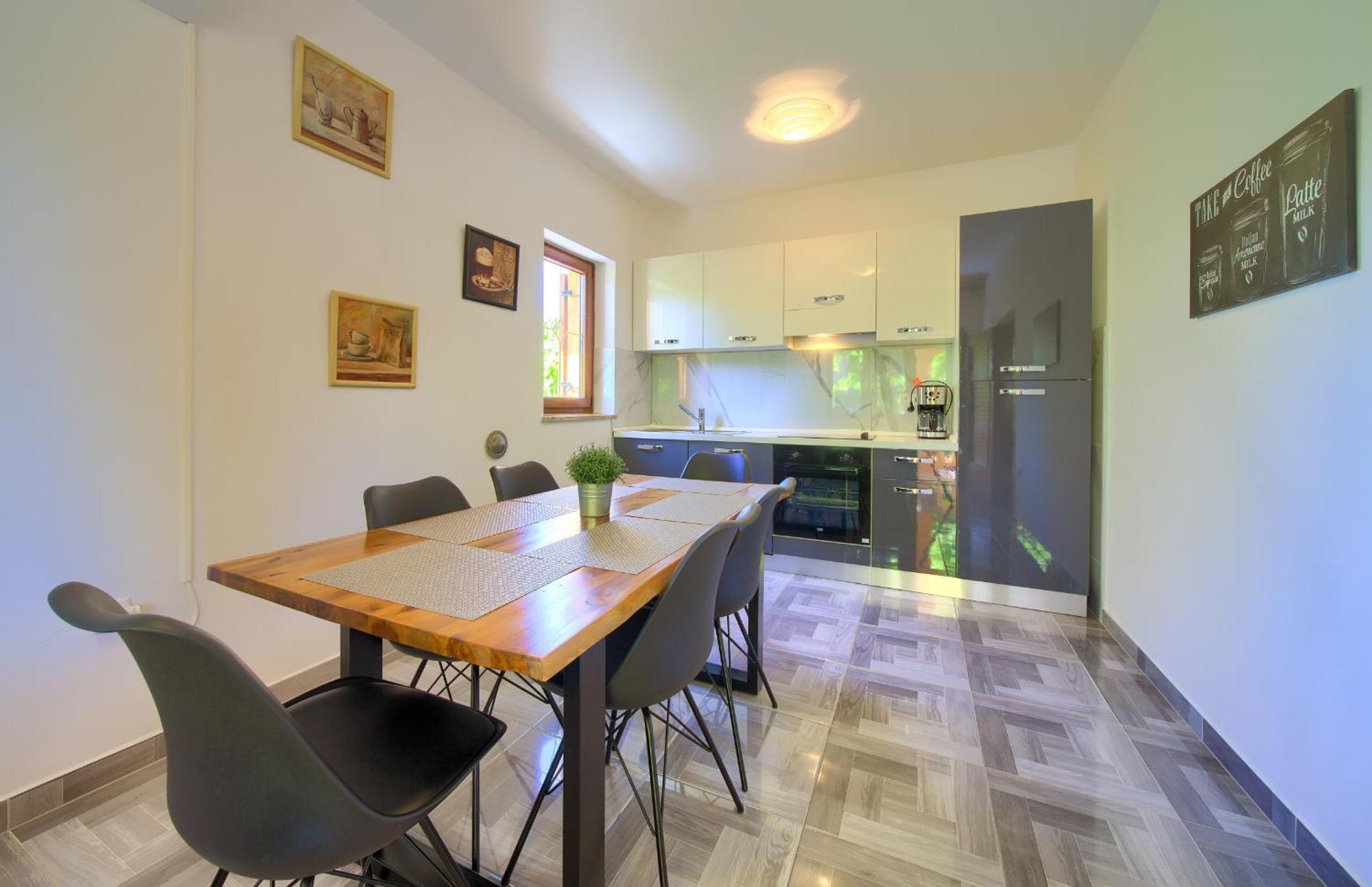 קרק Apartment Bazina - Airconditioning, Parking, 500M From The Beach מראה חיצוני תמונה