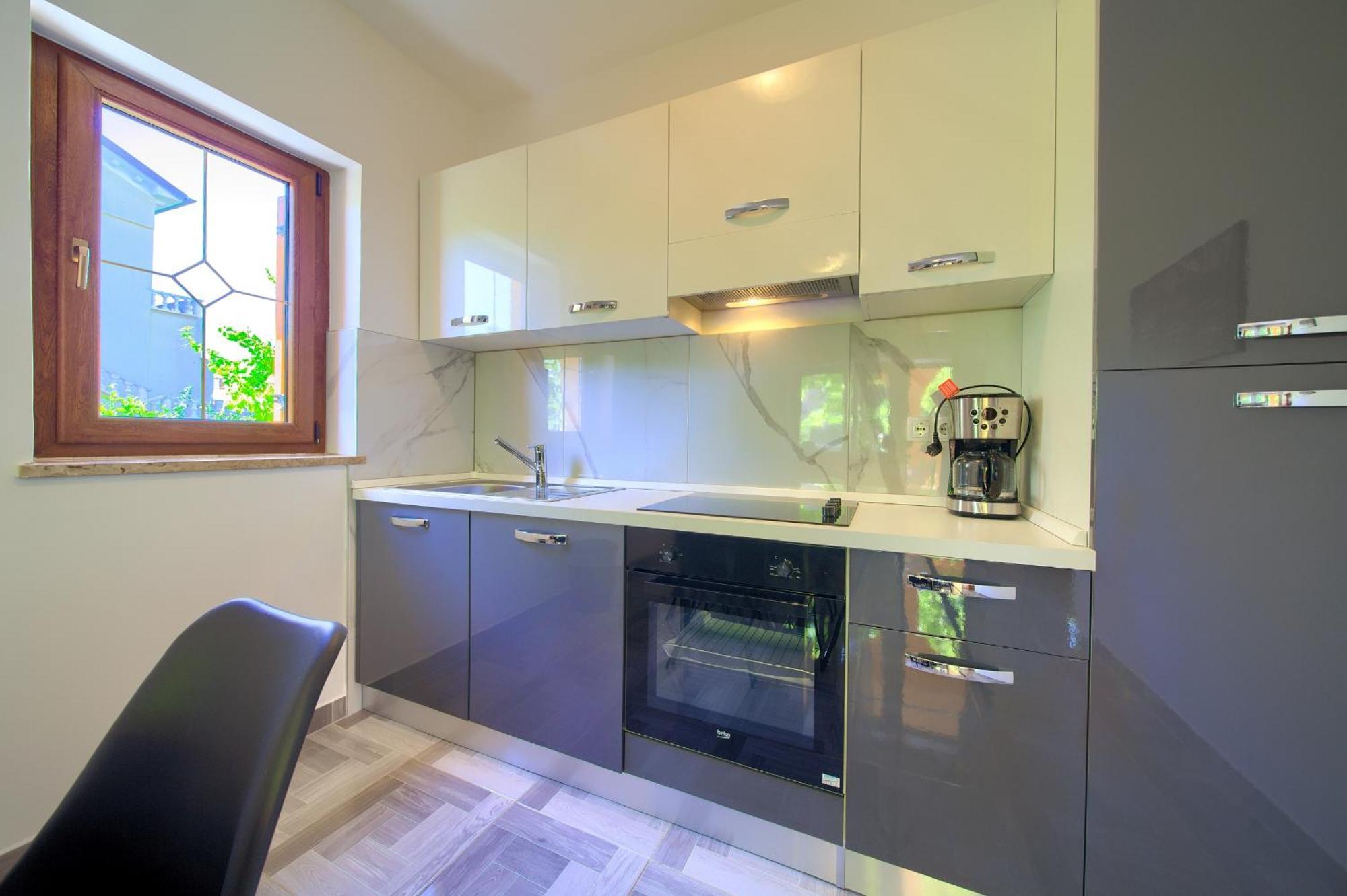 קרק Apartment Bazina - Airconditioning, Parking, 500M From The Beach מראה חיצוני תמונה
