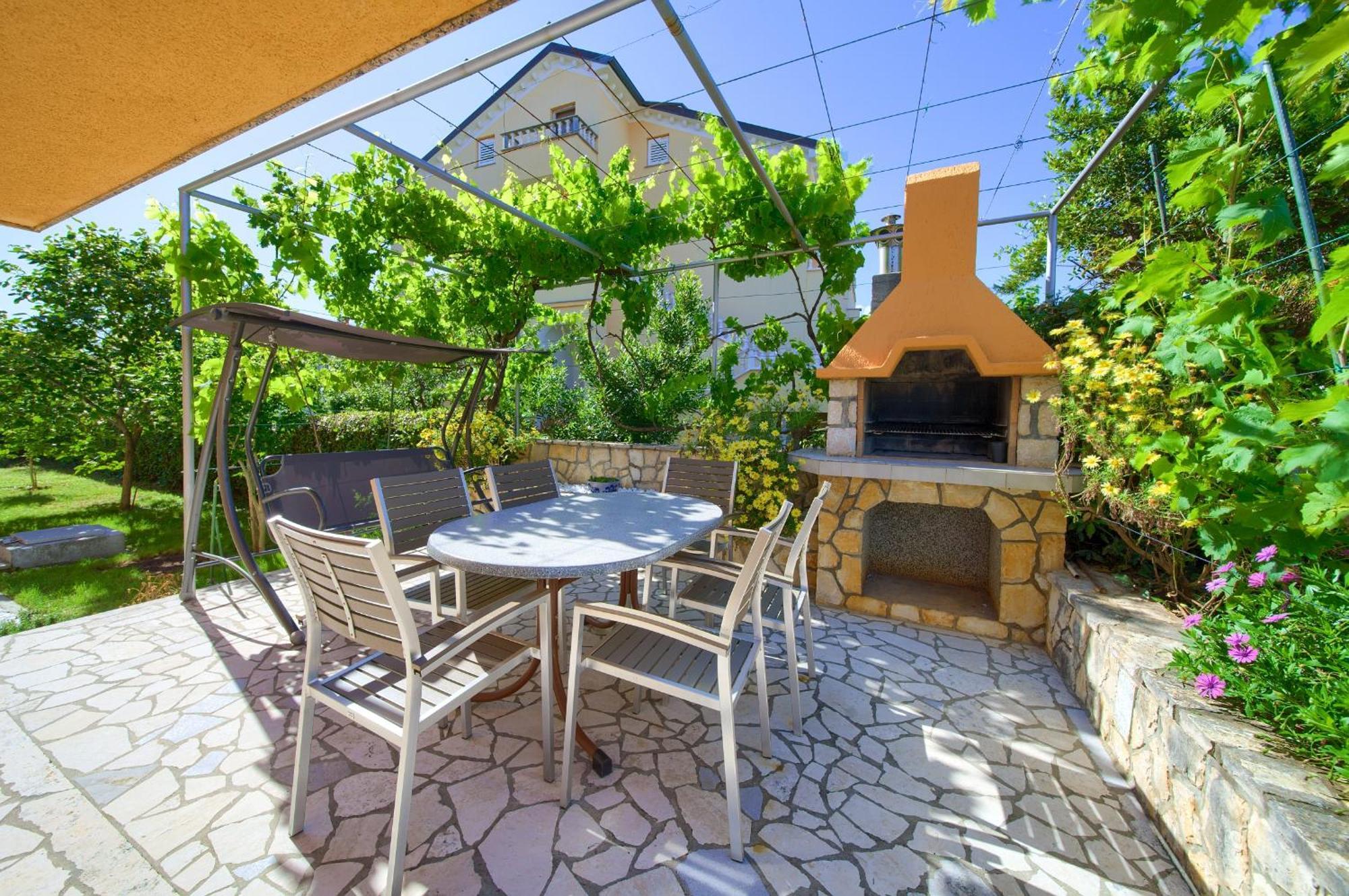 קרק Apartment Bazina - Airconditioning, Parking, 500M From The Beach מראה חיצוני תמונה