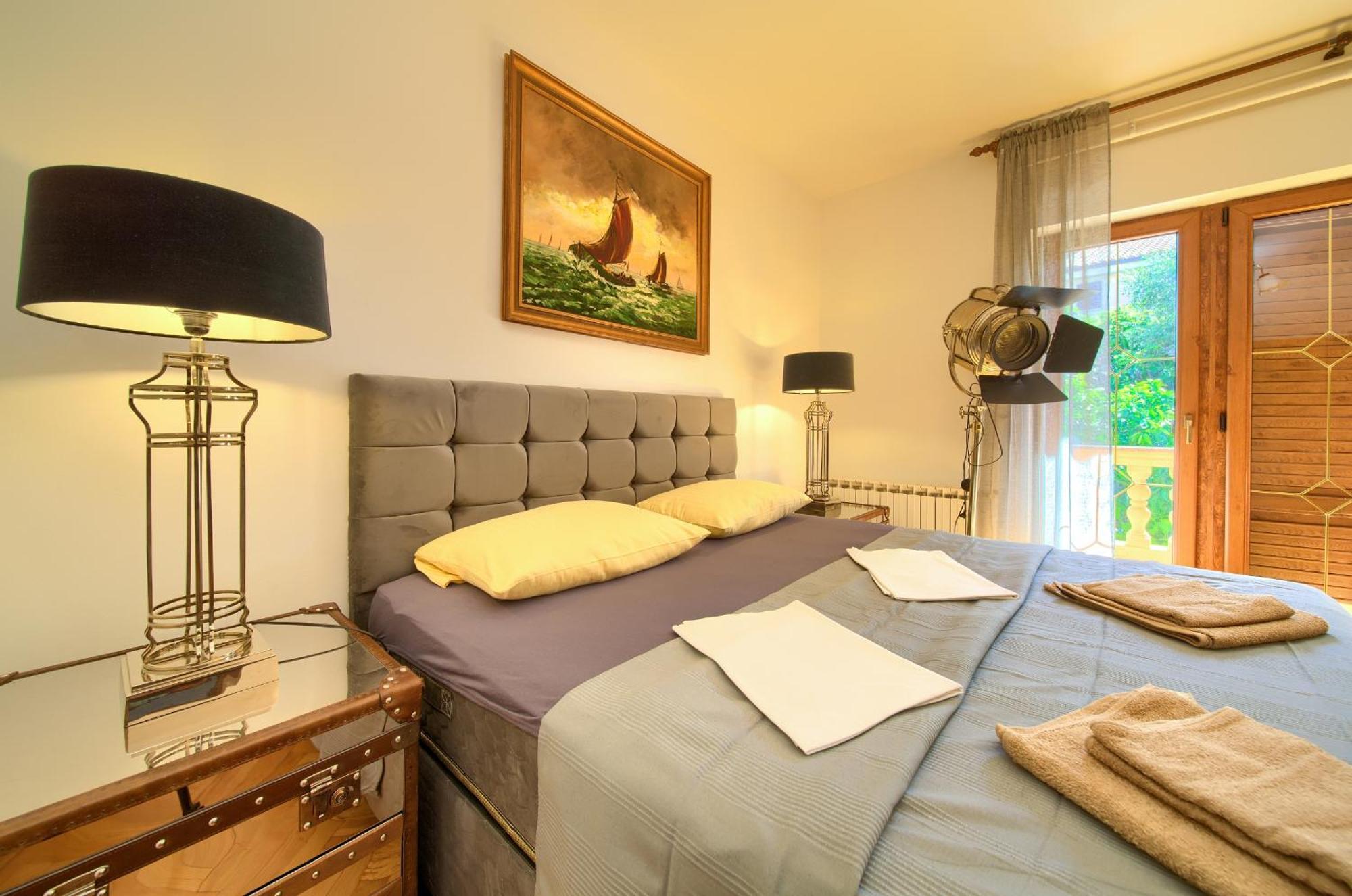 קרק Apartment Bazina - Airconditioning, Parking, 500M From The Beach מראה חיצוני תמונה